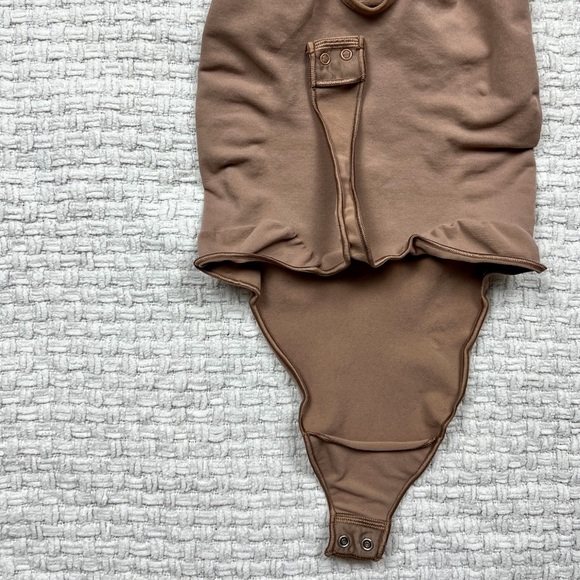 Skims Seamless Sculpt Thong Bodysuit - Picture 7 of 8